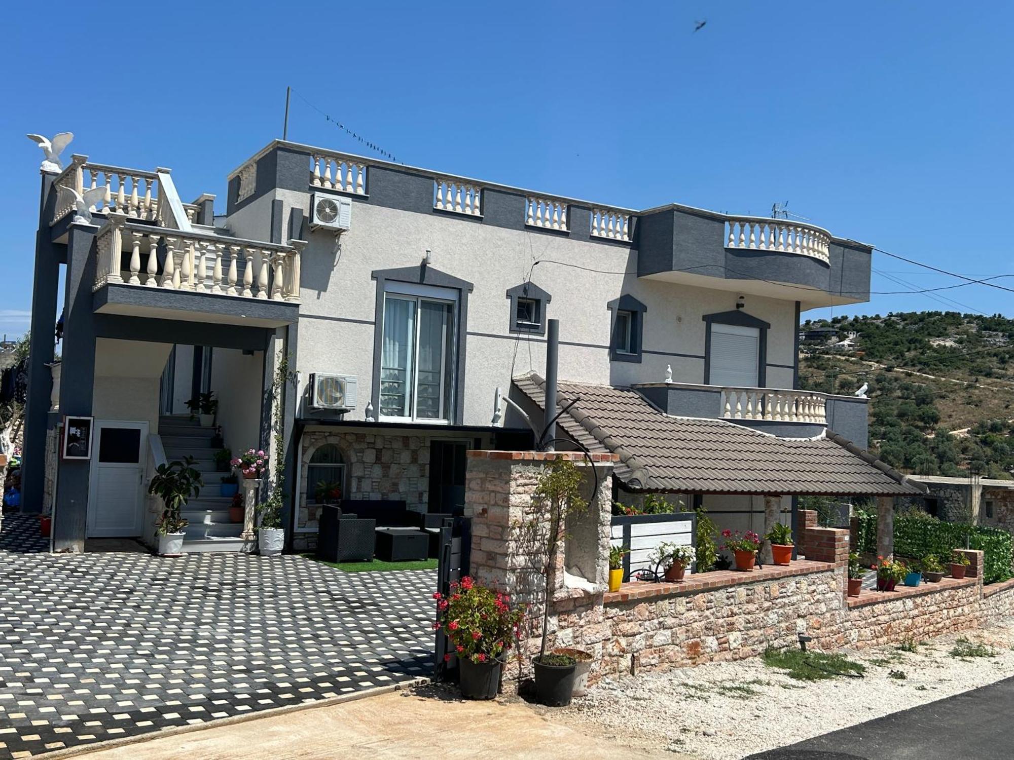 Vila Viktori 사밀 외부 사진